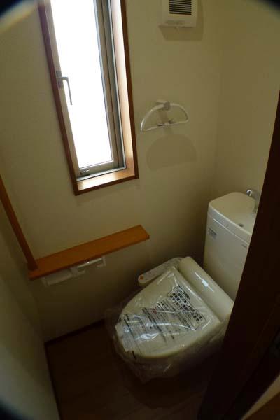 Toilet. First floor Washlet