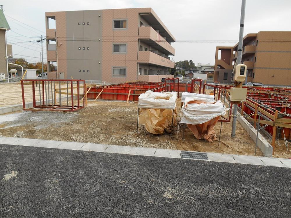 Local appearance photo. 1 Building