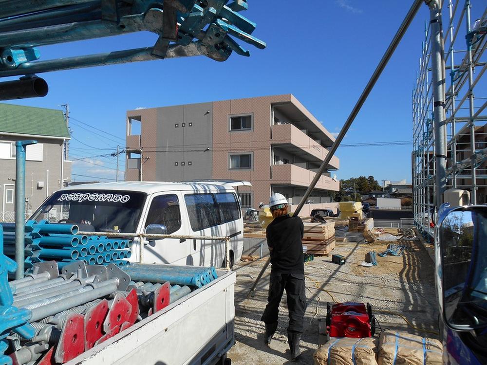 Local appearance photo. 1 Building