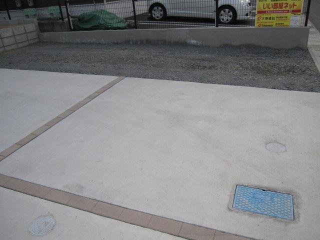 Parking lot. Local (11 May 2013) Shooting