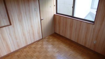 Other room space. Flooring