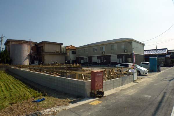 Local photos, including front road. Local (September 2013) Shooting