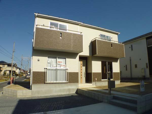 Local appearance photo. Local (12 May 2013) Shooting