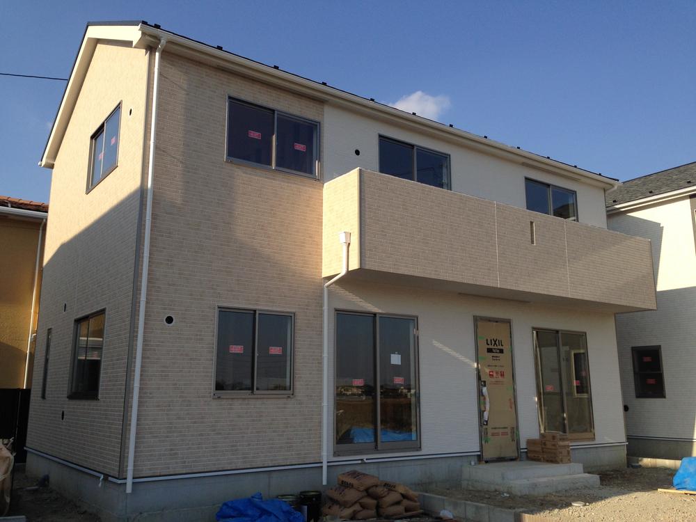 Local appearance photo. Local (12 May 2013) Shooting