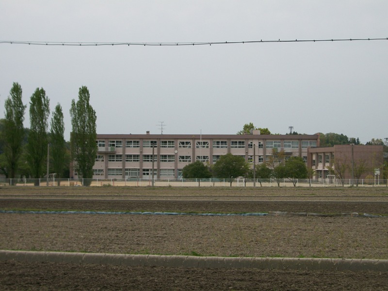 Primary school. 735m to Nabari Municipal Kuramochi elementary school (elementary school)