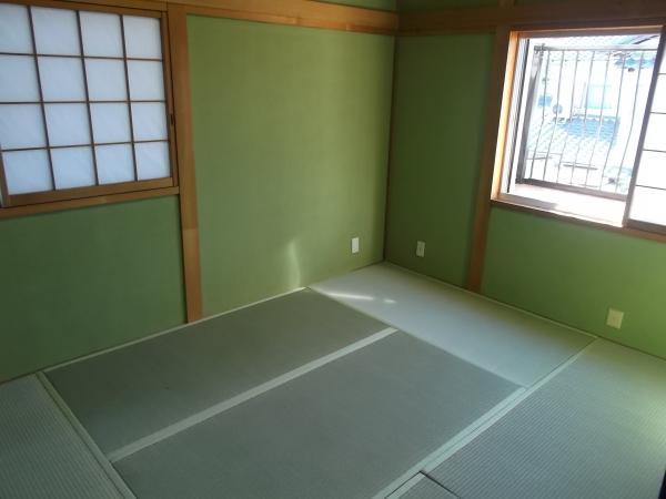 Other introspection. Second floor Japanese-style room. Tatami is Yes to Omotegae.