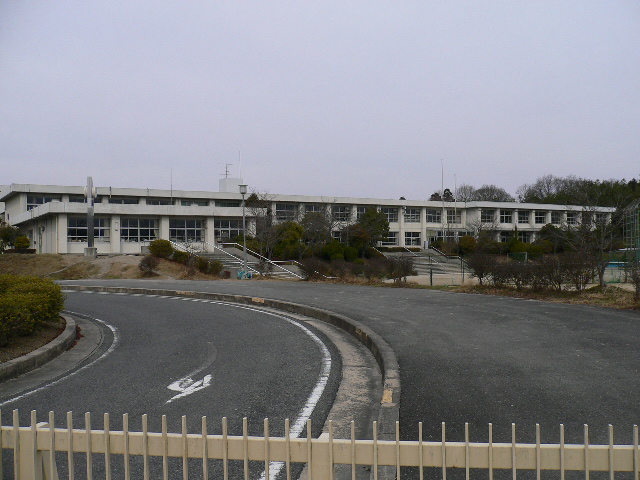 Junior high school. 1129m to Nabari Tatsukita junior high school (junior high school)