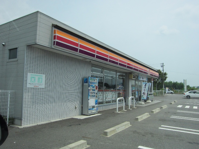 Convenience store. 591m to Circle K Nabari Matsubara store (convenience store)