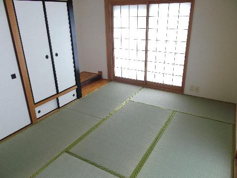 Non-living room. The first floor Japanese-style room.