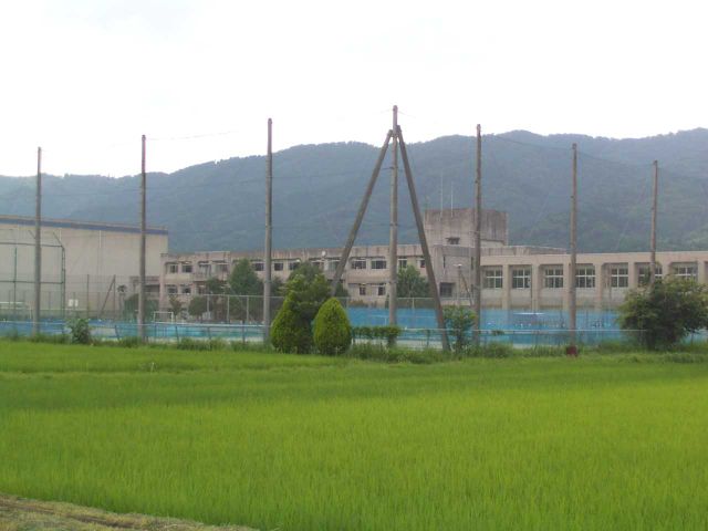 Junior high school. 960m up to municipal red-eye junior high school (junior high school)