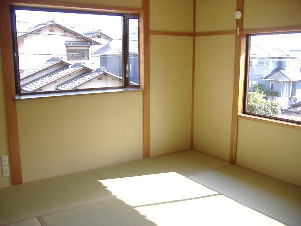Other introspection. Sunny second floor Japanese-style room