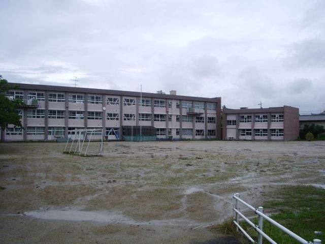 Primary school. Municipal Kuramochi to elementary school (elementary school) 500m