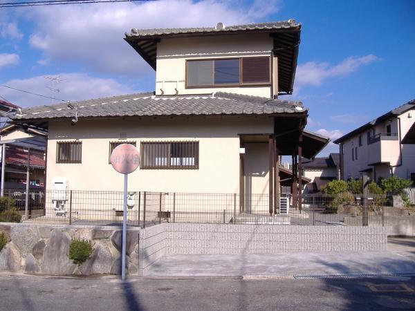 Local appearance photo. It is a quiet residential area.