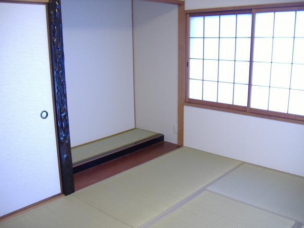 Other introspection. First floor Japanese-style room!