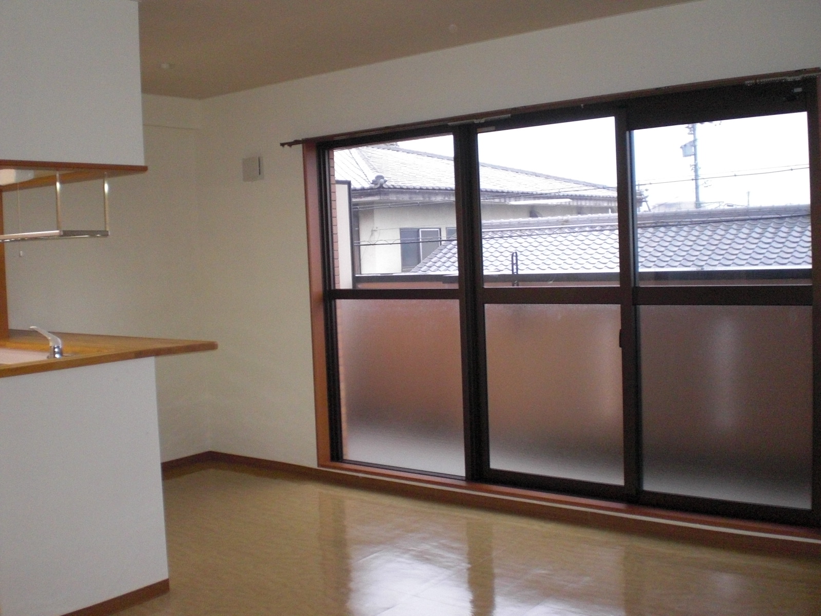 Living and room. Spacious spacious kitchen 2 Pledge to 10 quires living ☆