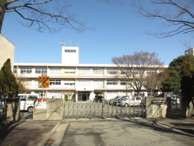 Junior high school. 1600m until the Municipal Hirata Nonaka school (junior high school)