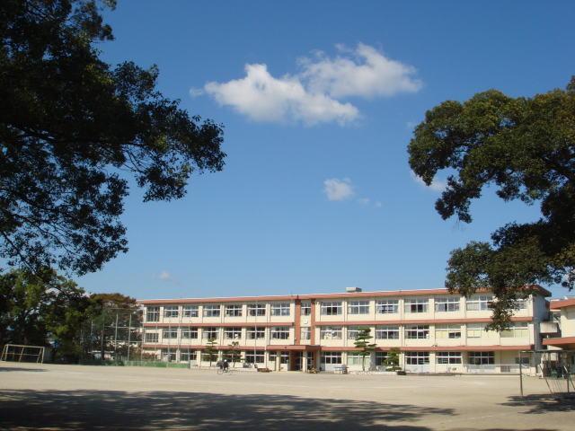 Primary school. 1203m to Suzuka Municipal Kobe elementary school (elementary school)