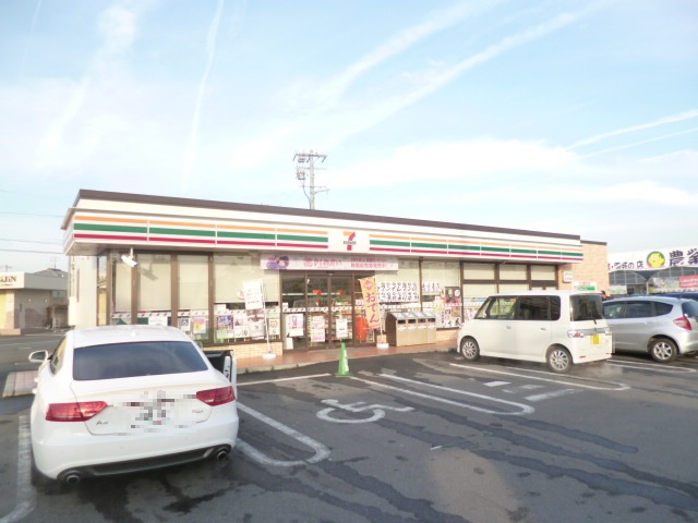 Convenience store. Seven-Eleven Suzuka Okada 1-chome to (convenience store) 253m