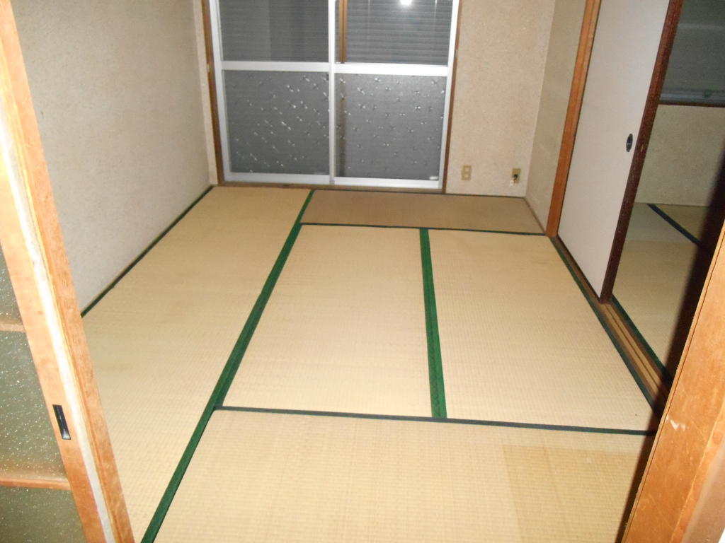 Other room space. Japanese-style room 6 tatami