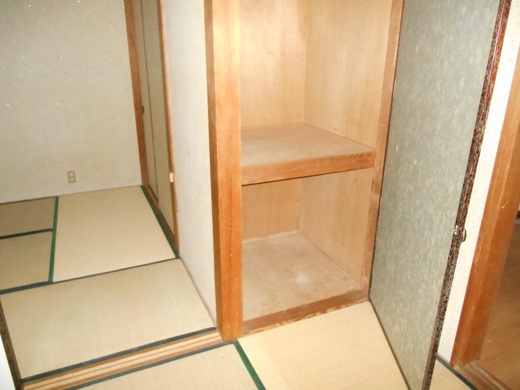 Other room space. Japanese-style room 6 tatami closet