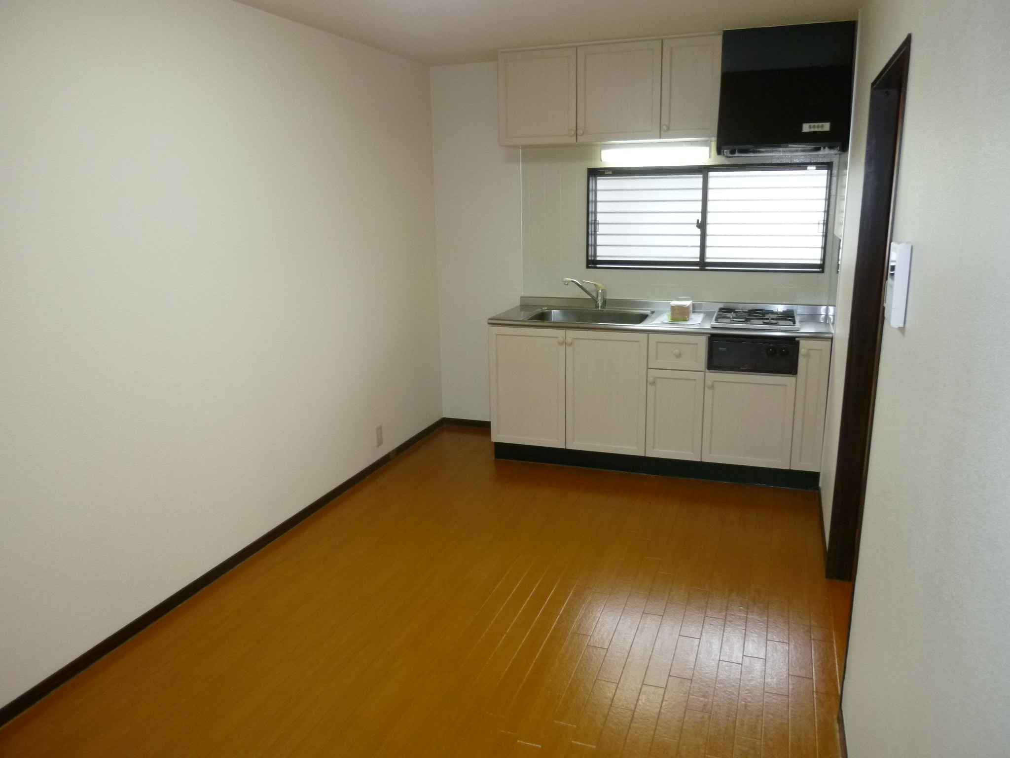 Kitchen. Cushion is the floor of the kitchen ☆ (No. 202 room)