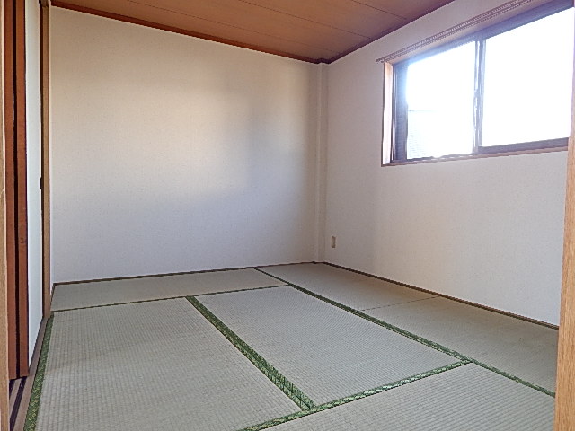 Other room space. Relaxing Japanese-style room 6 quires> ▽ <;