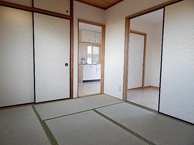 Other room space. It is spacious and has Japanese-style room ☆