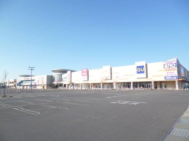 Shopping centre. 407m until ion Town Suzuka (shopping center)