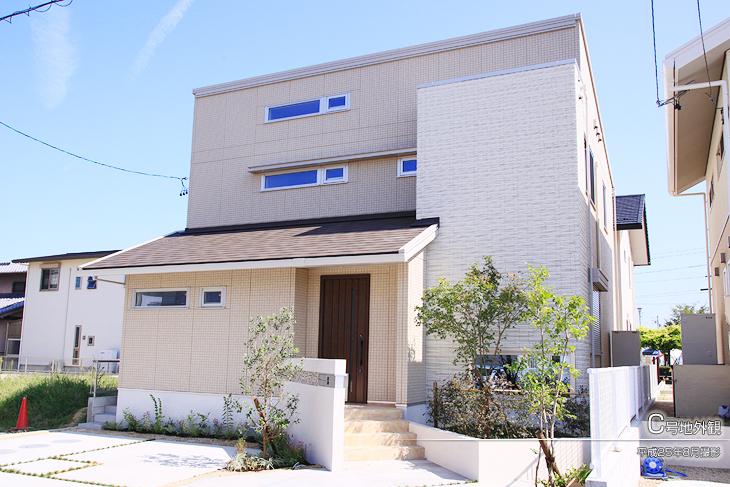 Local appearance photo.  [C No. land] Appearance Photo] 2013 August shooting