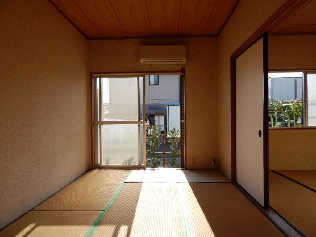 Living and room. Day preeminent ☆ Loose spend Japanese-style room