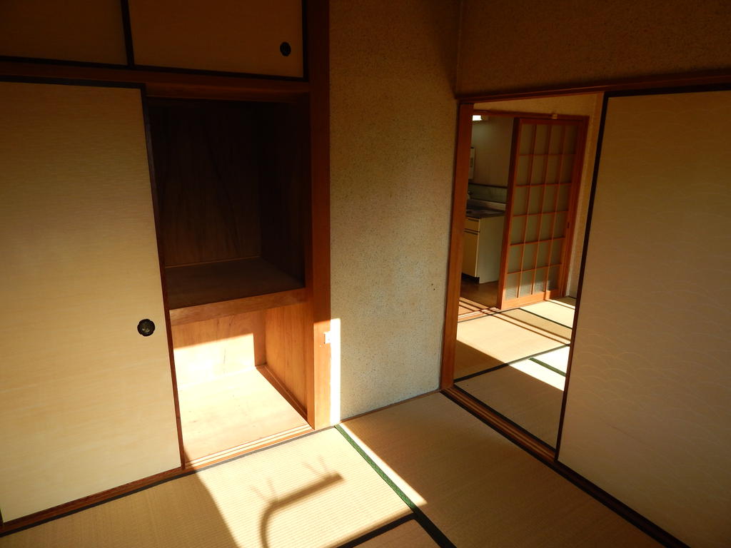 Living and room. Spacious Japanese-style ☆
