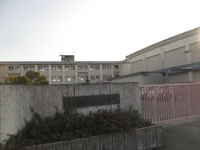 Primary school. Municipal Seiwa up to elementary school (elementary school) 480m