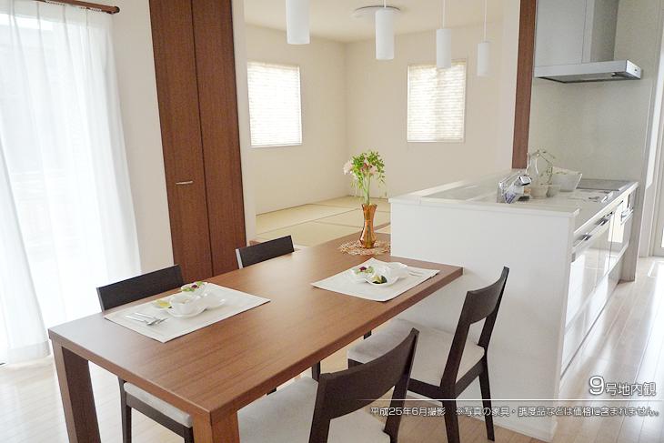 Non-living room.  [No. 9 areas] [Introspection Photo] 2013 June shooting ※ Photos furniture ・ Such as furniture are not included in the price. 