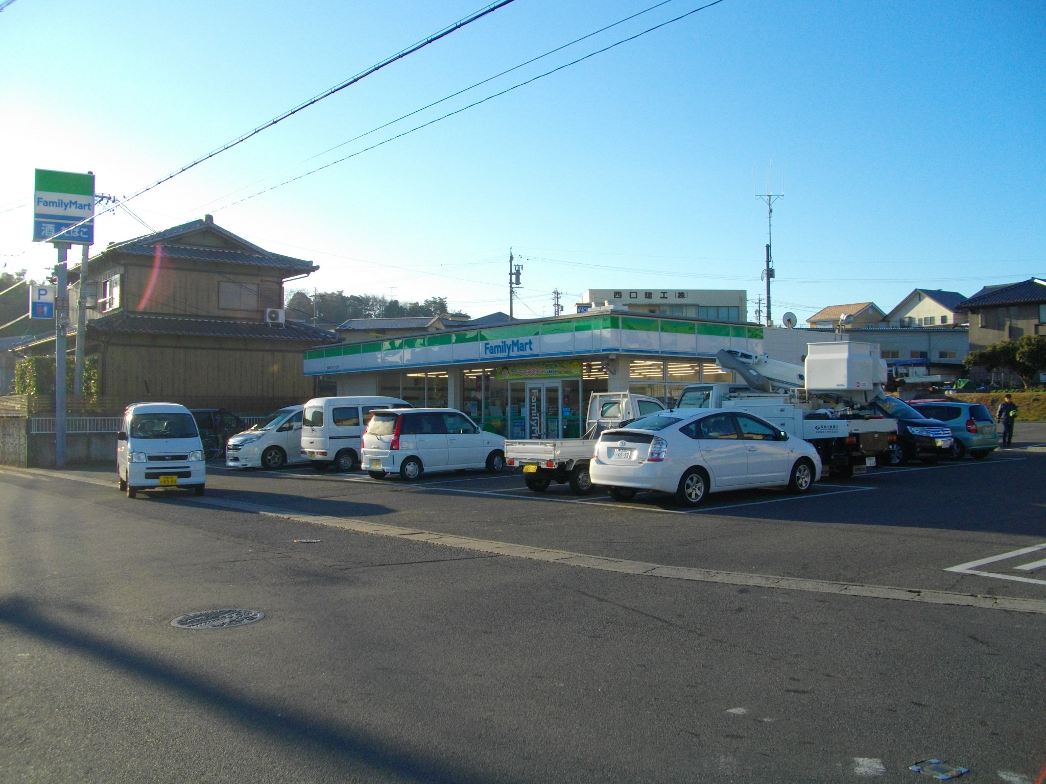 Convenience store. Family Mart Suzuka Hibarigaoka store up (convenience store) 400m
