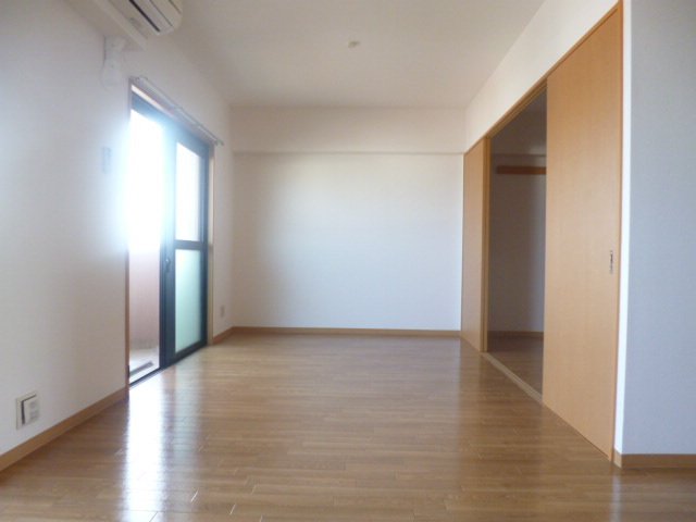 Living and room.  ※ Since the free plan is the other room photo.