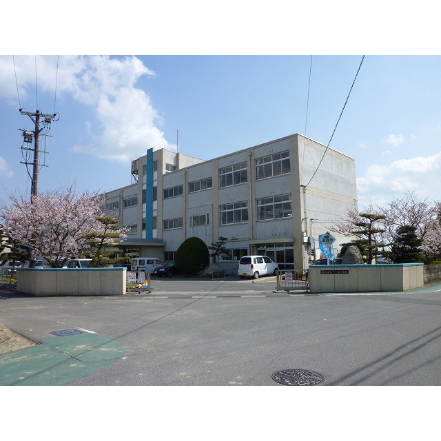 Primary school. Ichinomiya until the elementary school (elementary school) 880m