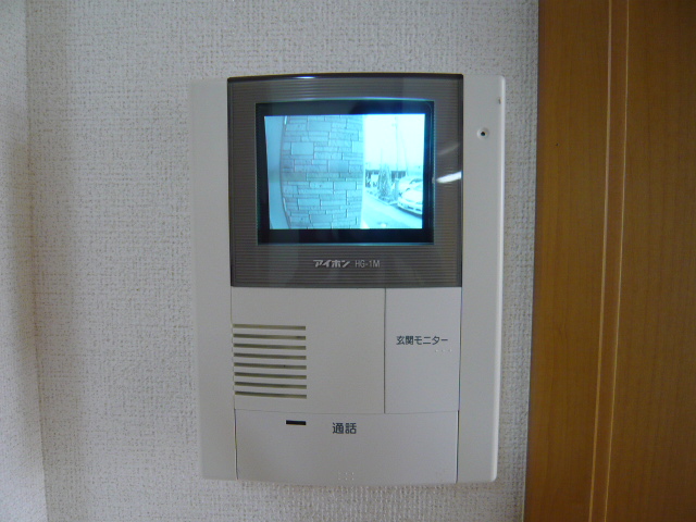 Other Equipment. Crime prevention surface GOOD in the TV monitor Hong ☆ The first floor is with shutter shutters ☆