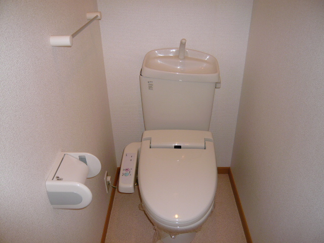 Toilet. Bidet with toilet! Popular fully equipped ☆