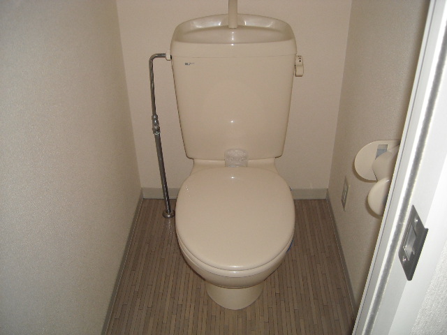 Toilet. Bright, Calms down (B102 Room No.)