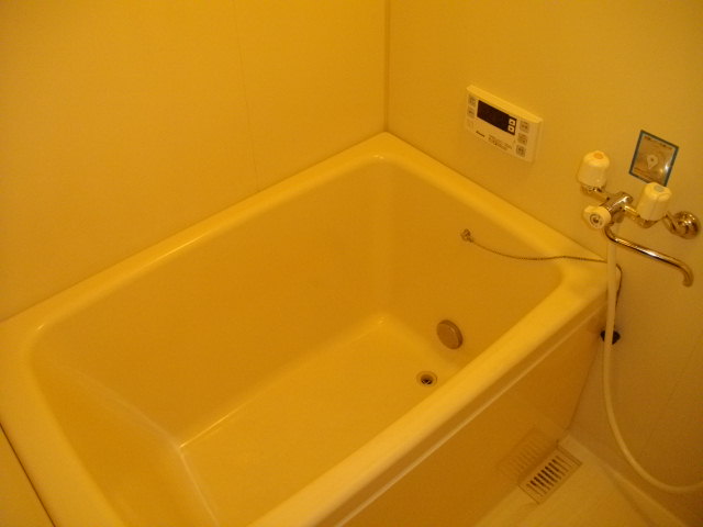 Bath. Reheating bathroom is