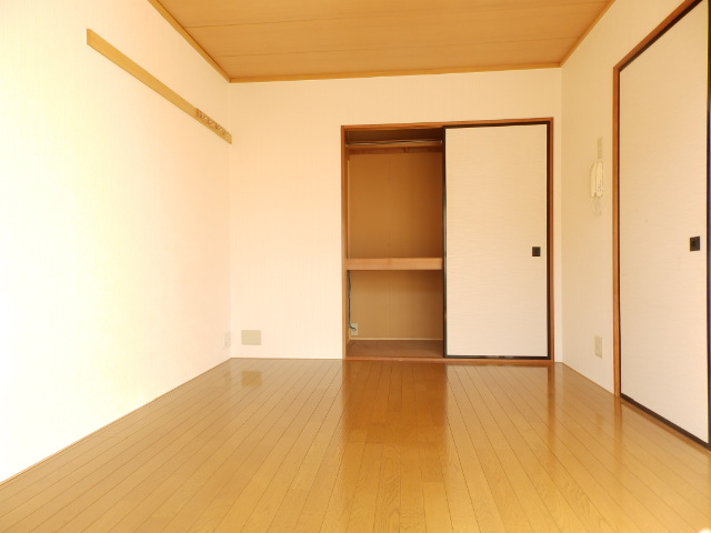 Living and room. wide, You can relax> ▽ <;