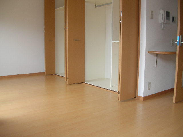 Living and room. It is quire LDK13.4 spacious ☆