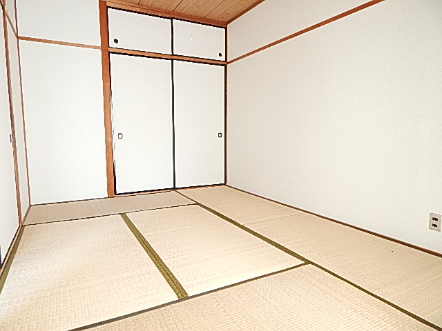 Other room space. Slowly rest Japanese-style room 6 quires ☆