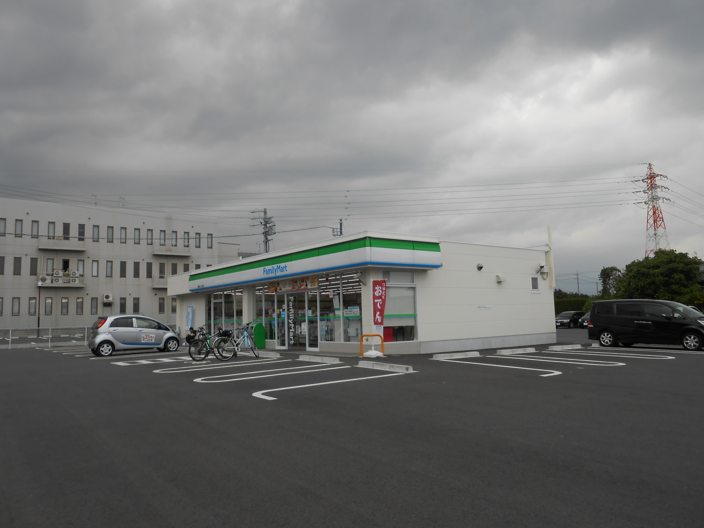 Convenience store. FamilyMart Suzuka Honda before store up (convenience store) 579m