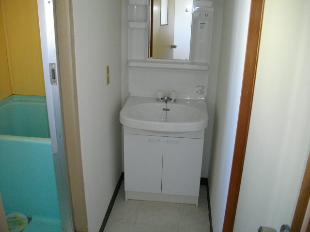Washroom. Washbasin
