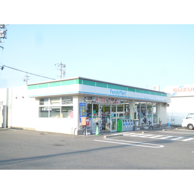 Convenience store. 613m to Family Mart (convenience store)
