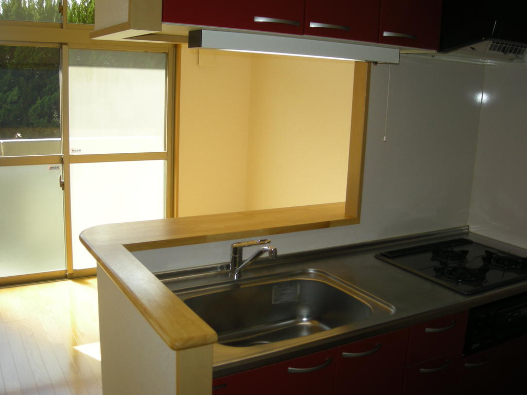 Kitchen. 3-neck is a stove with a system kitchen (107 Room No.)