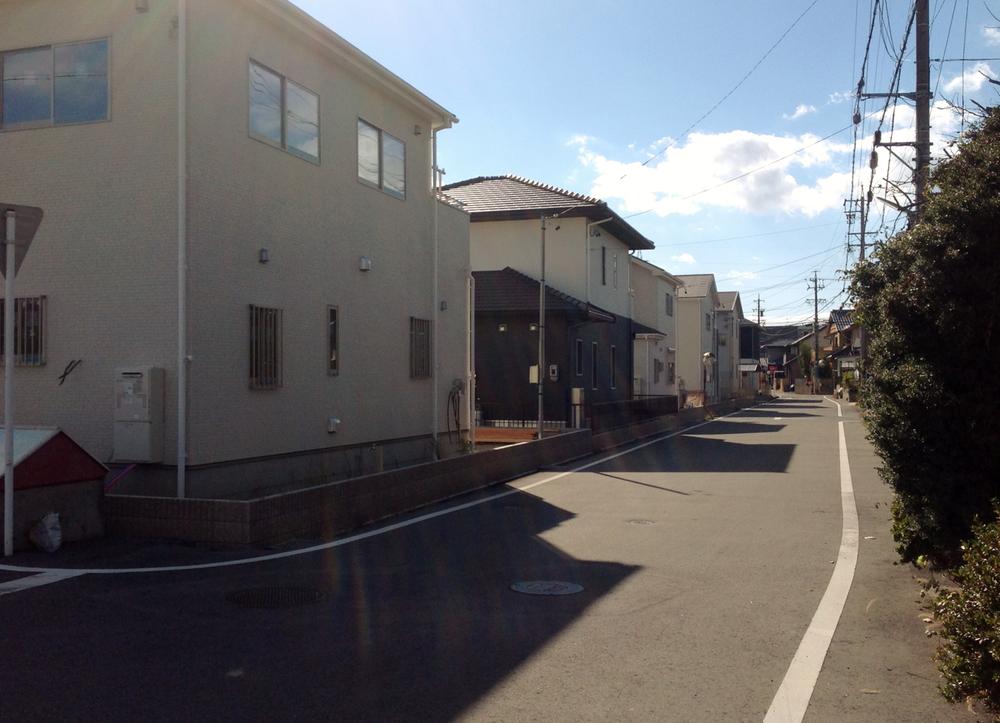 Local photos, including front road. Local (12 May 2013) Shooting