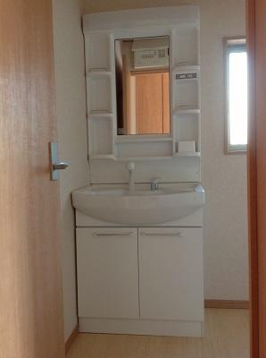 Wash basin, toilet. Indoor (2013 December) shooting