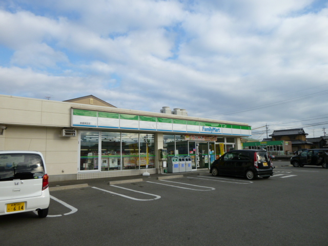 Convenience store. 310m to Family Mart (convenience store)